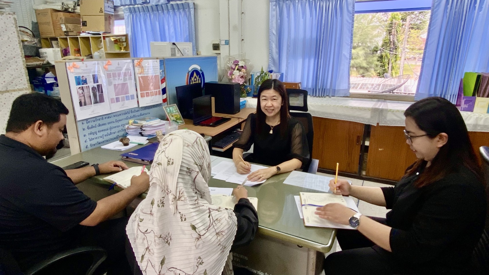 สำนักงานพัฒนาชุมชนอำเภอปลวกแดง ประชุมเจ้าหน้าที่พัฒนาชุมชน เพื่อขับเคลื่อนโครงการและกิจกรรมตามแผนการปฏิบัติงาน ประจำปีงบประมาณ พ.ศ.2569