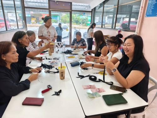 🖤โครงการสตรีระยองร้อยใจประดิษฐ์โบว์ไว้อาลัยสมเด็จพระนางเจ้าสิริกิติ์พระบรมราชินีนาถ พระบรมราชชนนีพันปีหลวง